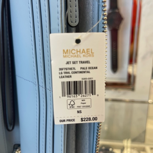 MICHAEL KORS
Leather Continental Wristlet Phone Case Wallet 
Pale Ocean - Picture 12 of 16